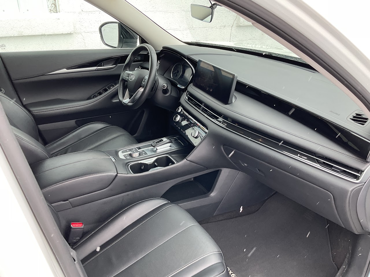 2024 INFINITI QX60 — photo 8 of 24