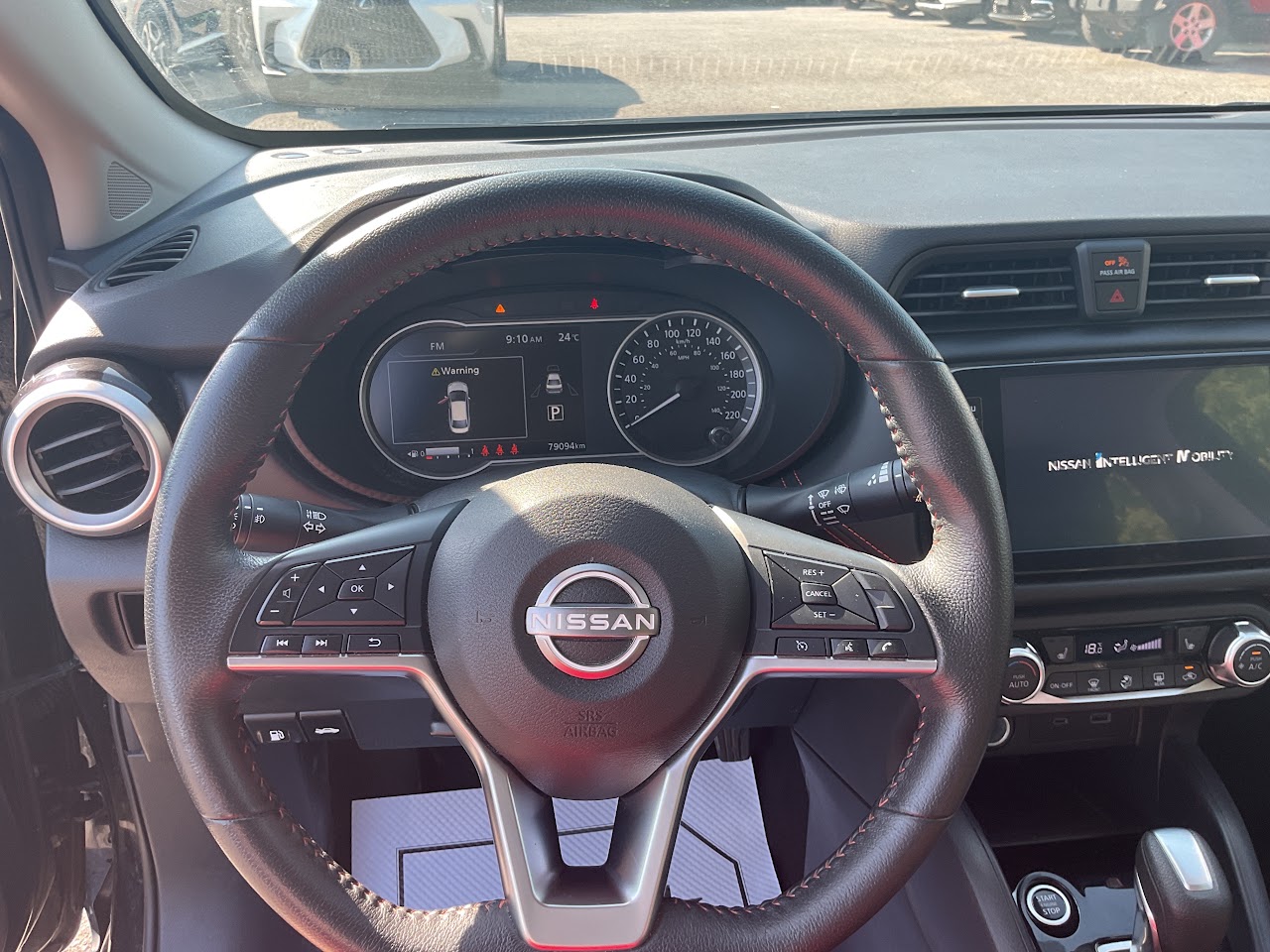 2023 Nissan Versa — photo 23 of 34