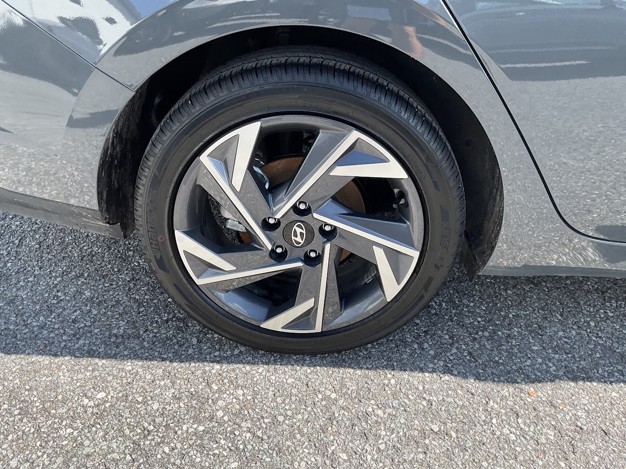 2026 Hyundai Elantra — photo 13 of 34