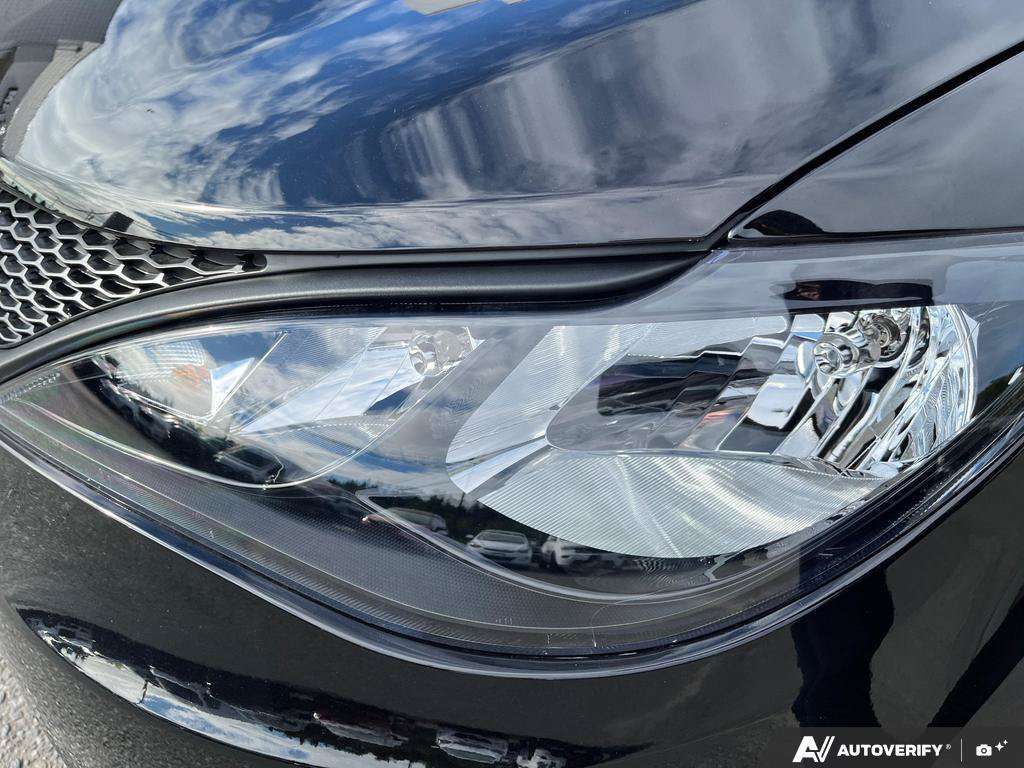 2027 Chrysler Grand Caravan — photo 8 of 25