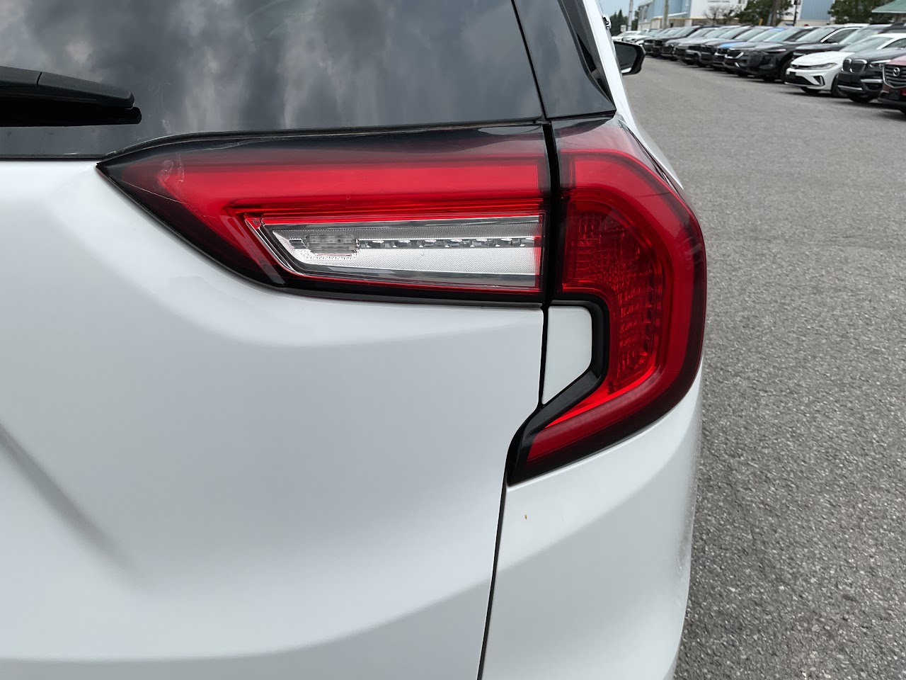 2024 GMC Terrain — photo 17 of 34