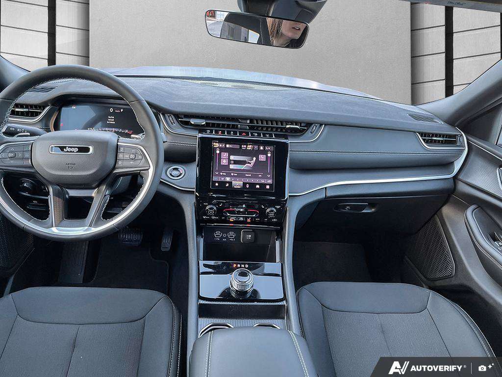 2025 Jeep Grand Cherokee — photo 30 de 31