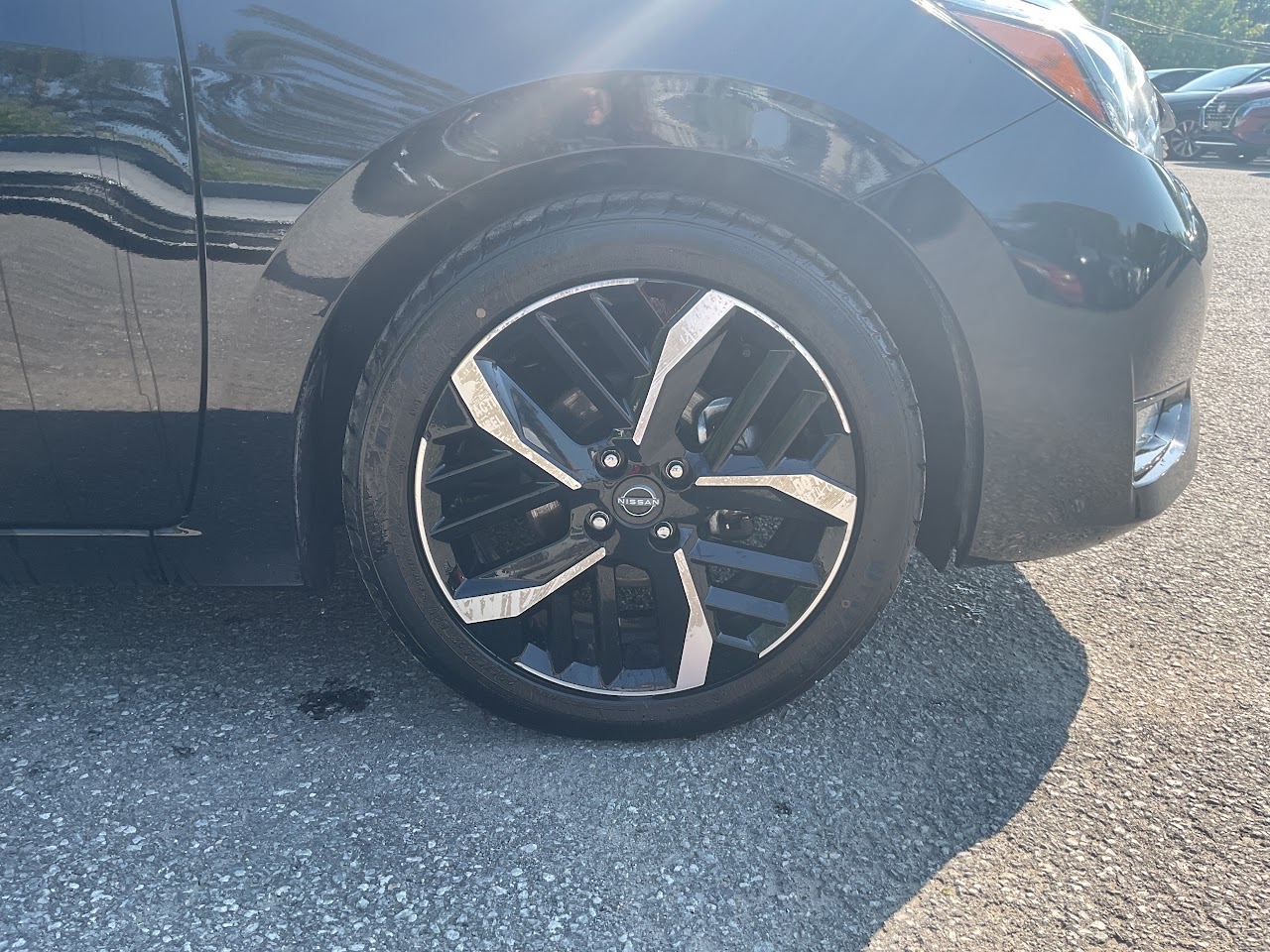 2023 Nissan Versa — photo 14 of 34