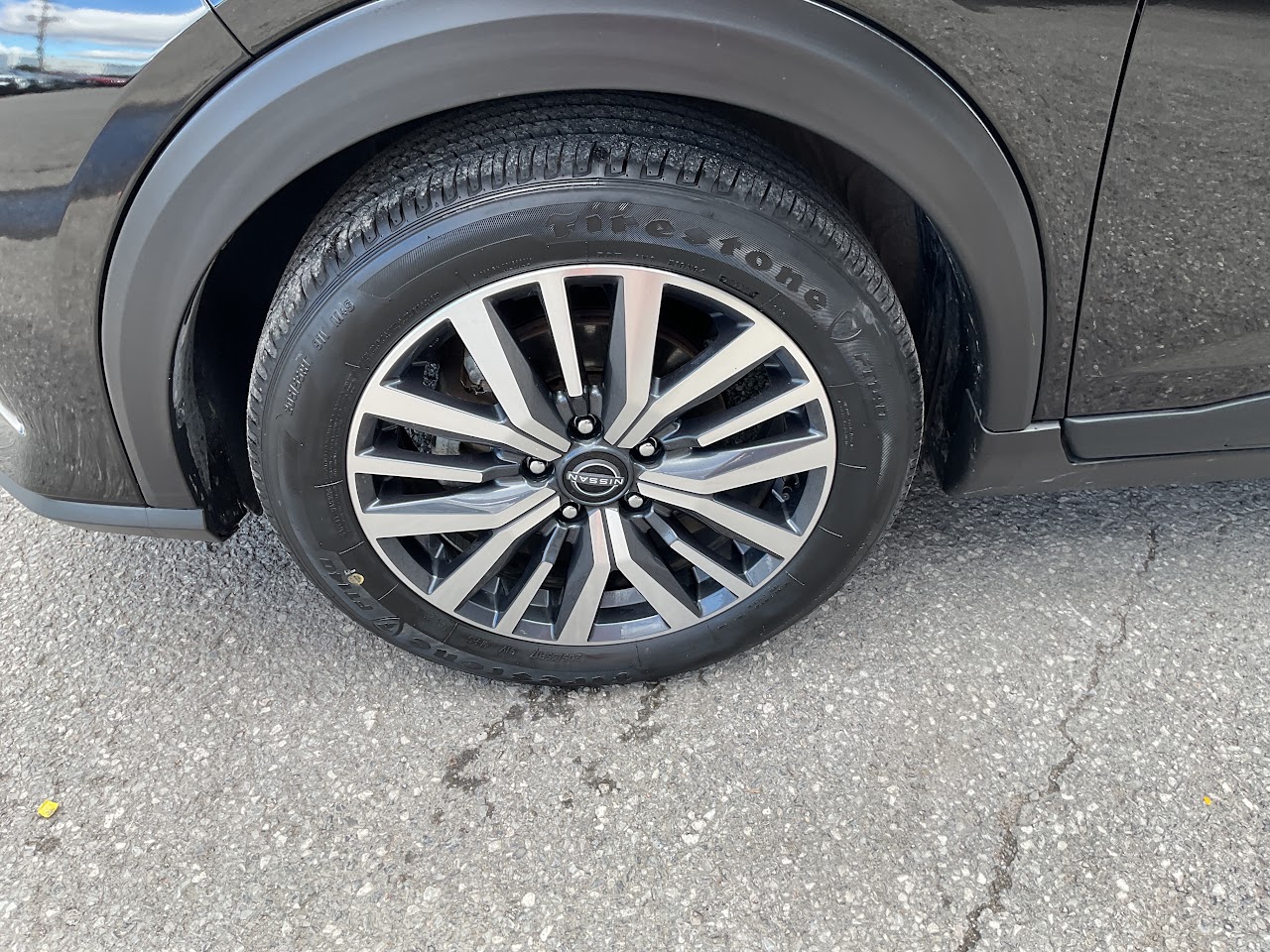 2025 Nissan Kicks Play — photo 12 of 34