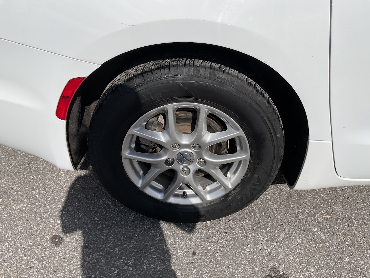 2024 Chrysler Pacifica — photo 18 of 34