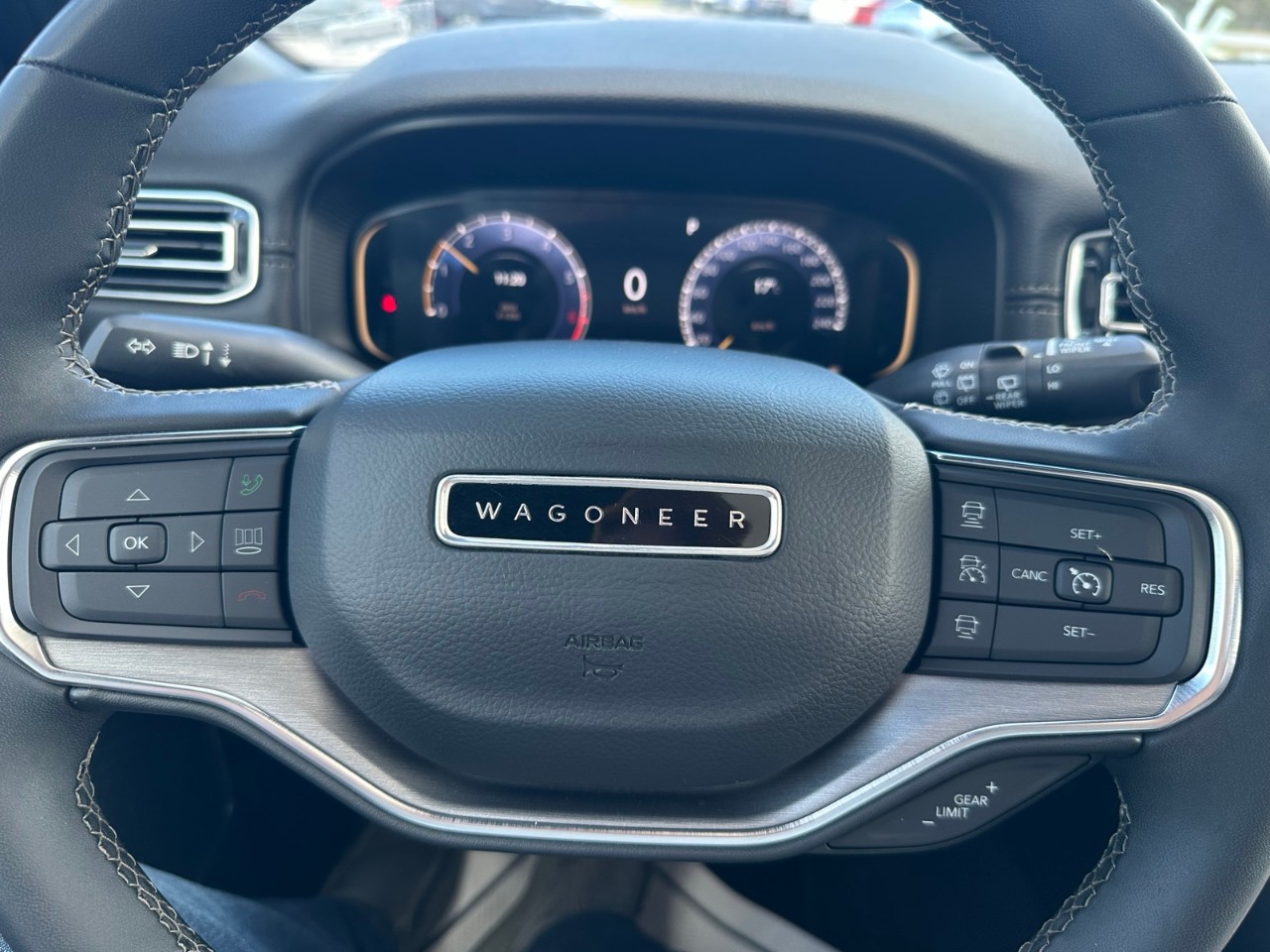 2024 Jeep Wagoneer — photo 16 de 22