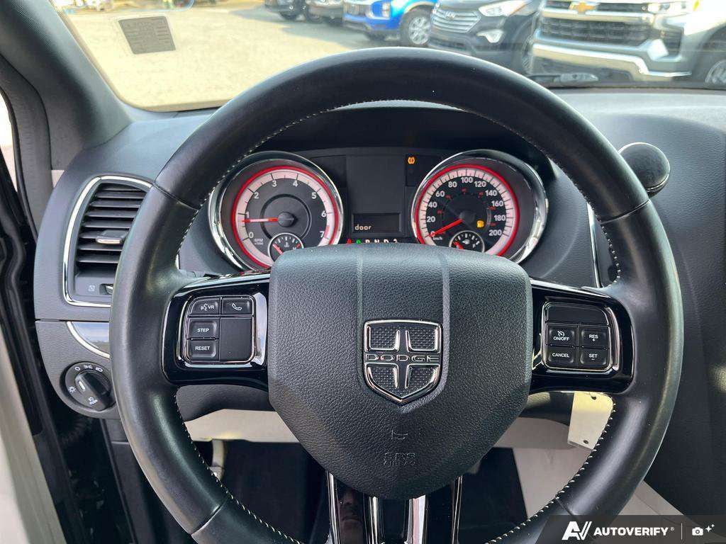 2019 Dodge Grand Caravan Passenger Van — photo 14 of 25