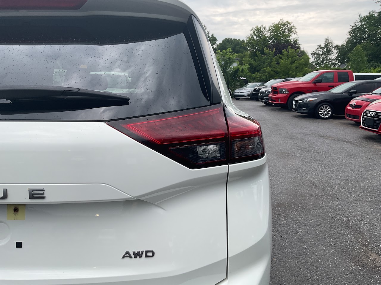 2025 Nissan Rogue — photo 17 of 34