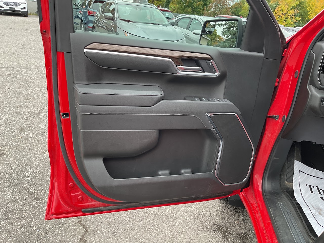 2025 Chevrolet Silverado 1500 — photo 16 of 34