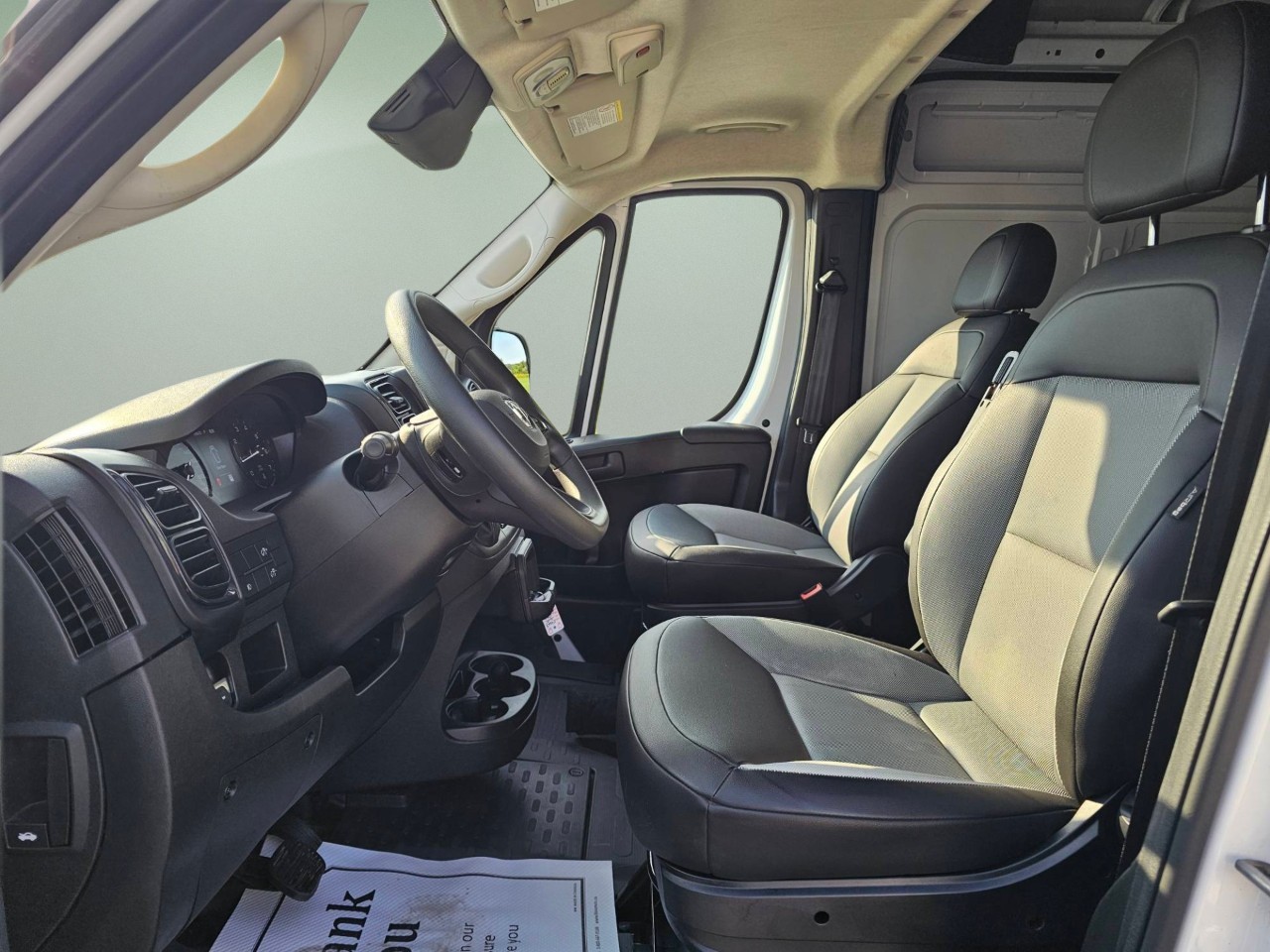 2025 Ram ProMaster Cargo Van — photo 8 of 17