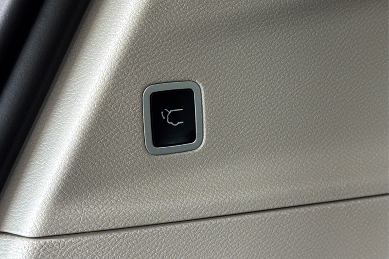 2024 Chrysler Grand Caravan — photo 13 of 34