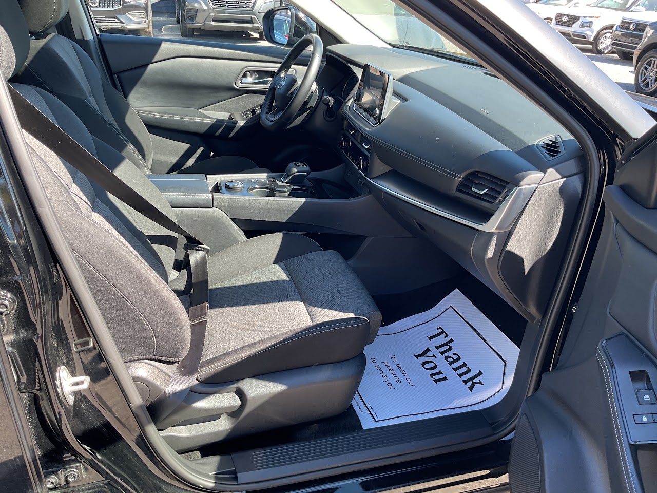 2025 Nissan Rogue — photo 23 of 34