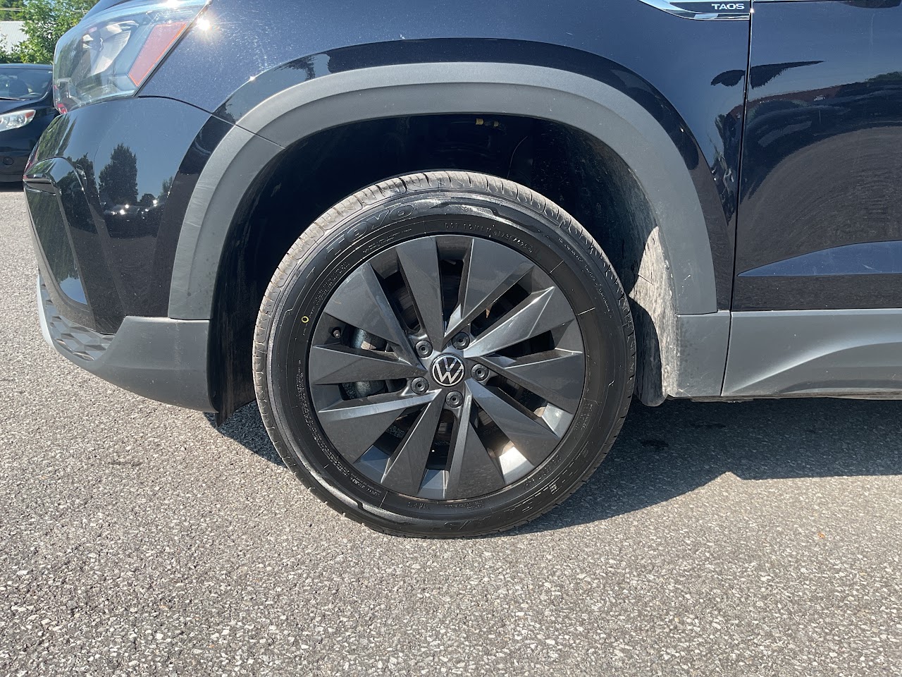 2024 Volkswagen Taos — photo 10 of 32