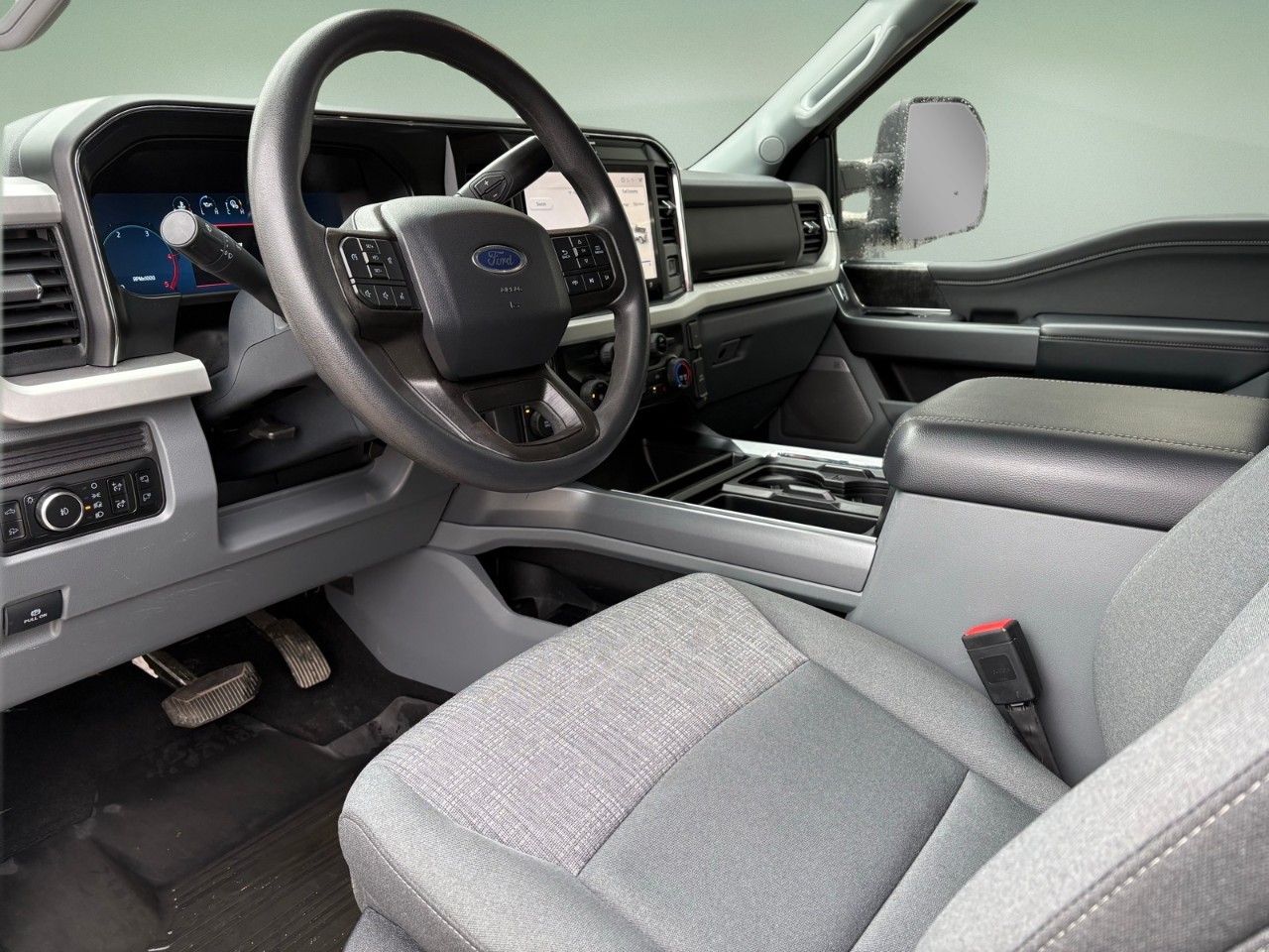2025 Ford Super Duty F-250 SRW — photo 9 of 17