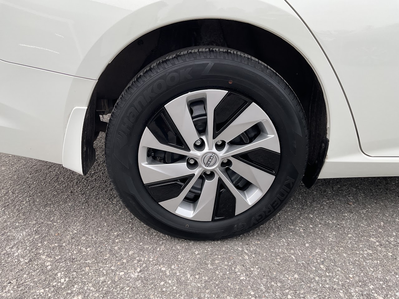 2025 Nissan Altima — photo 13 of 32