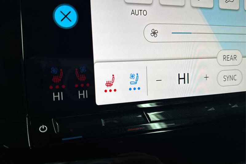 2024 Volkswagen Atlas — photo 28 of 36