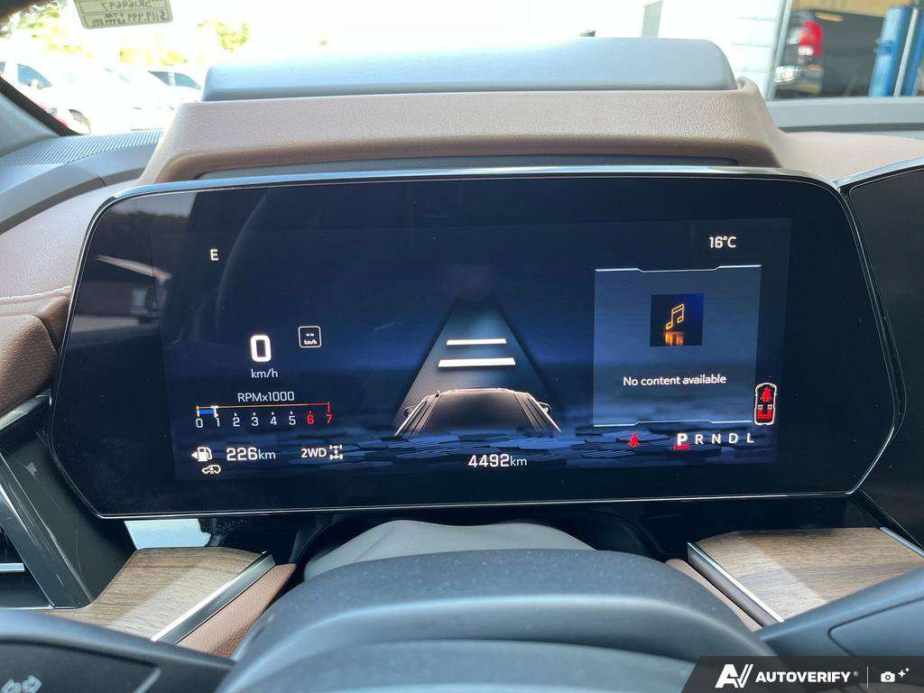 2025 Chevrolet Suburban — photo 15 of 25