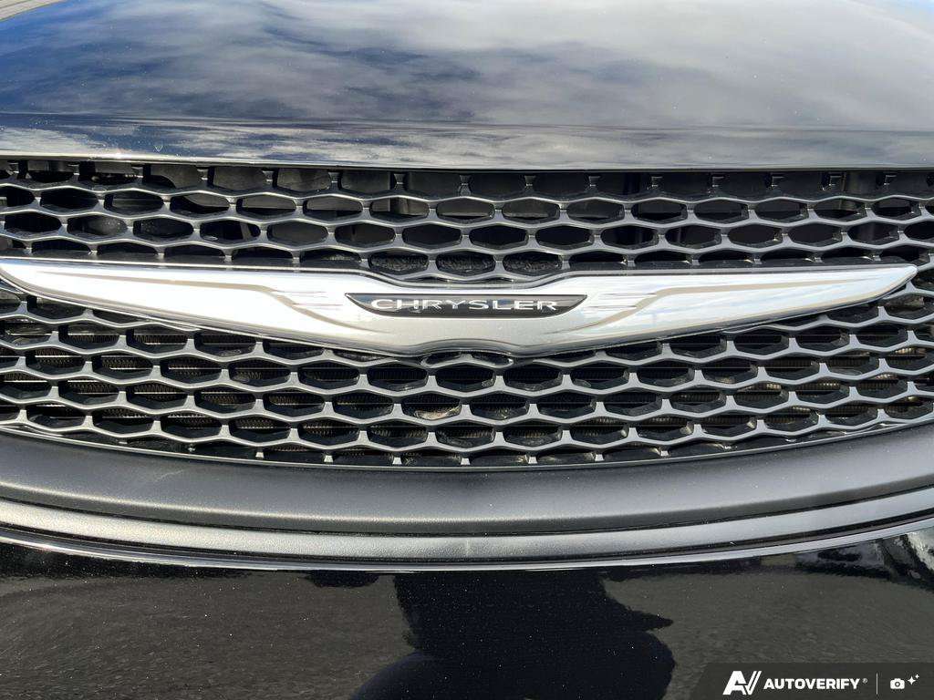 2027 Chrysler Grand Caravan — photo 9 of 25
