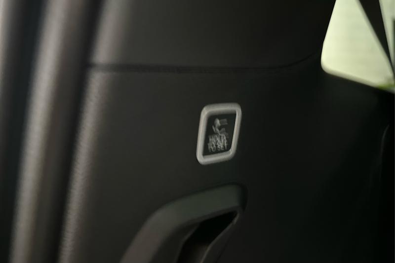 2026 Jeep Grand Wagoneer — photo 13 of 30