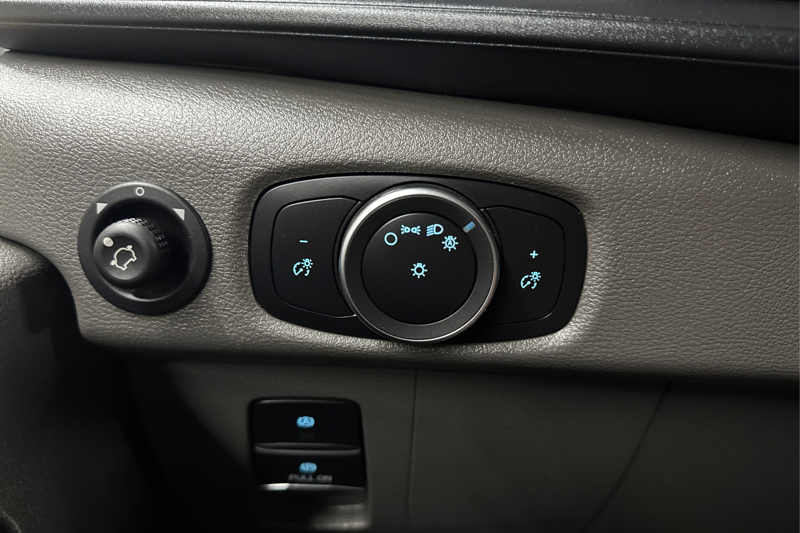 2025 Ford Transit Cargo Van — photo 14 of 29