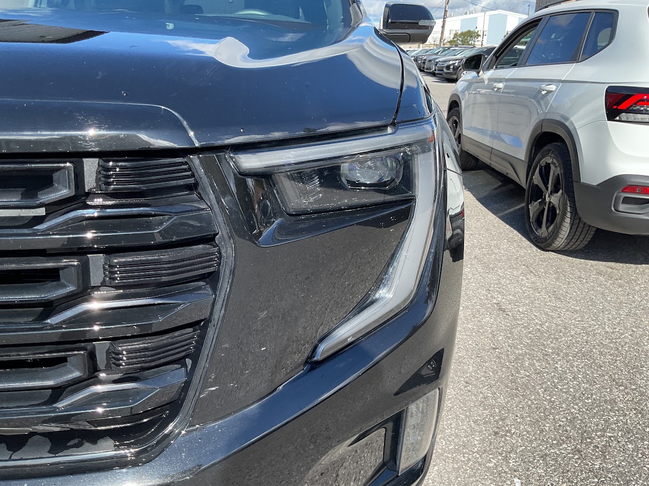 2025 GMC Acadia — photo 12 of 34