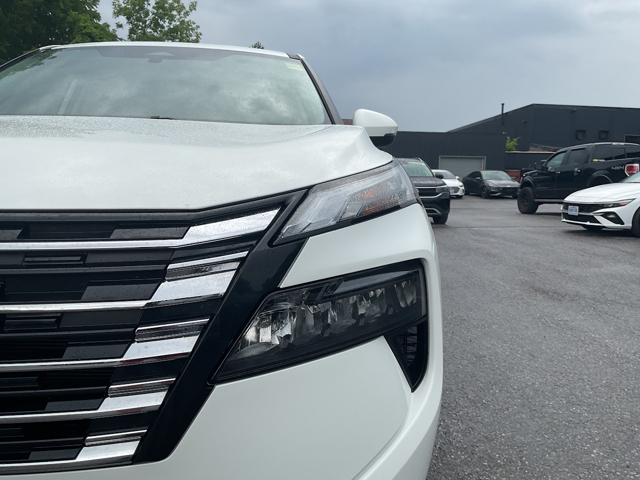 2025 Nissan Rogue — photo 15 of 34
