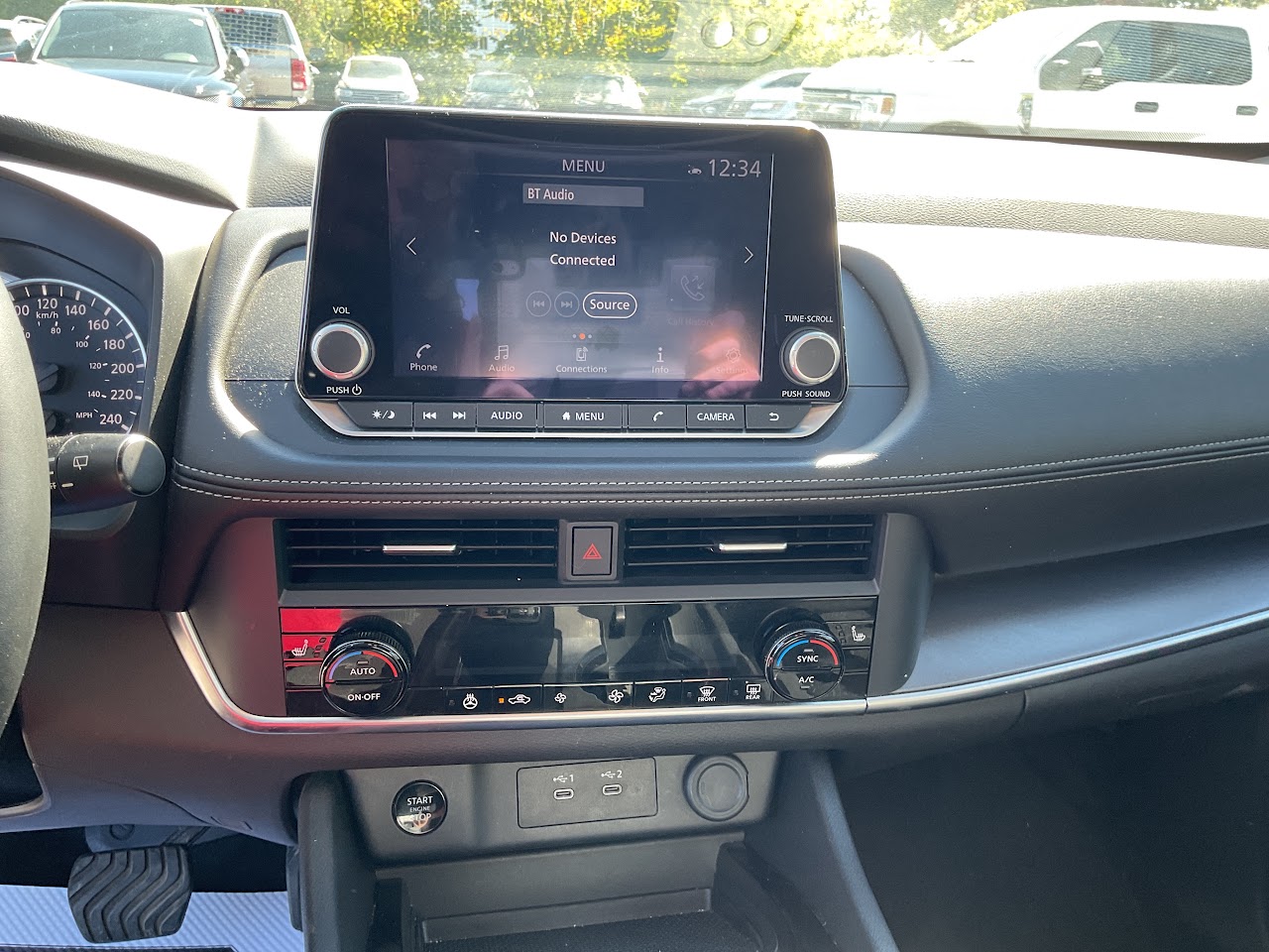 2025 Nissan Rogue — photo 26 of 34