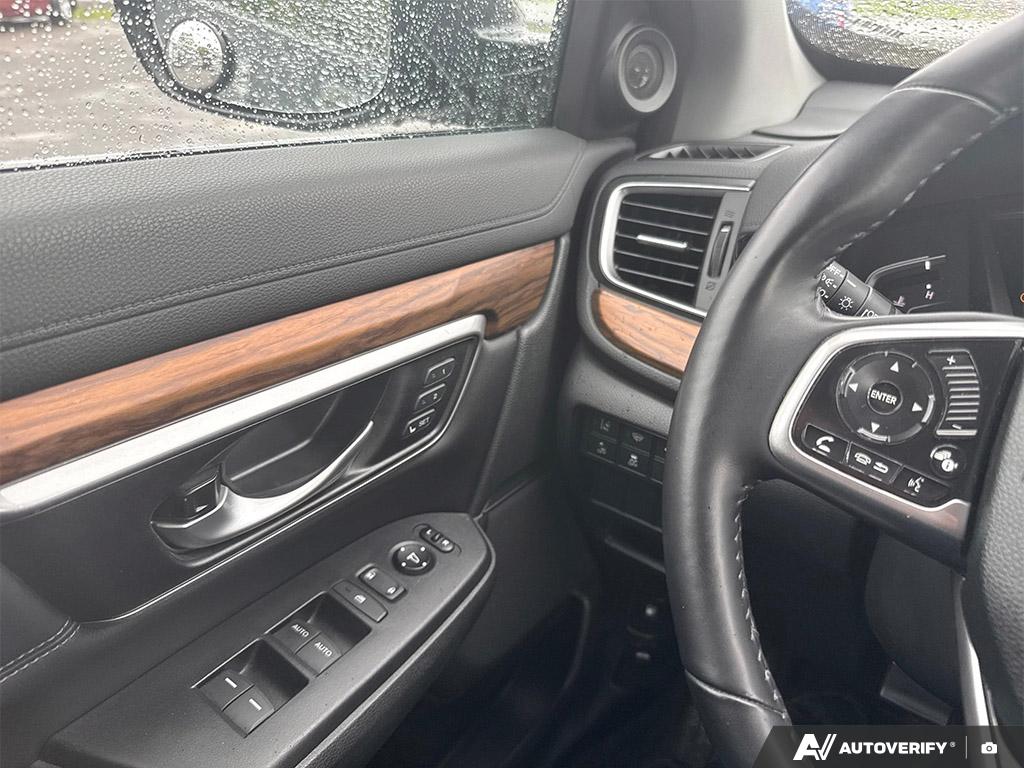 2017 Honda CR-V — photo 17 of 25