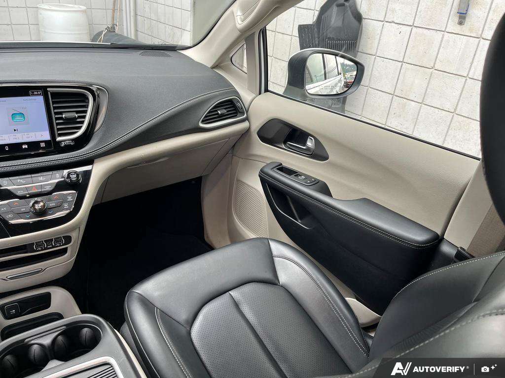 2023 Chrysler Pacifica — photo 25 of 25