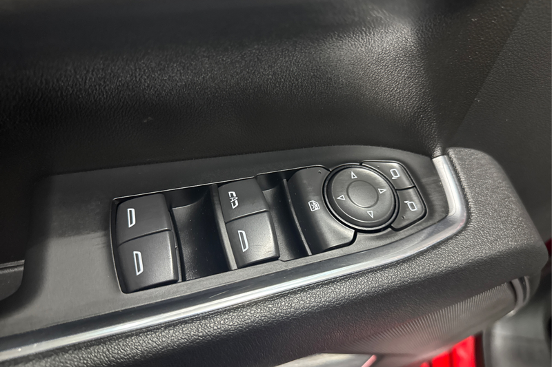 2025 Chevrolet Silverado 1500 — photo 31 of 35