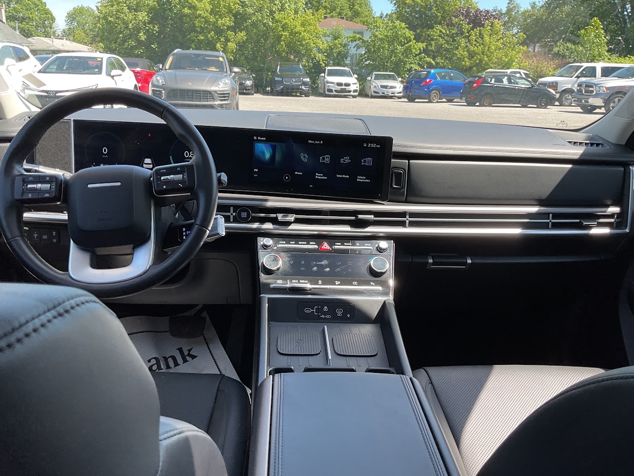 2025 Hyundai Santa Fe — photo 24 of 34