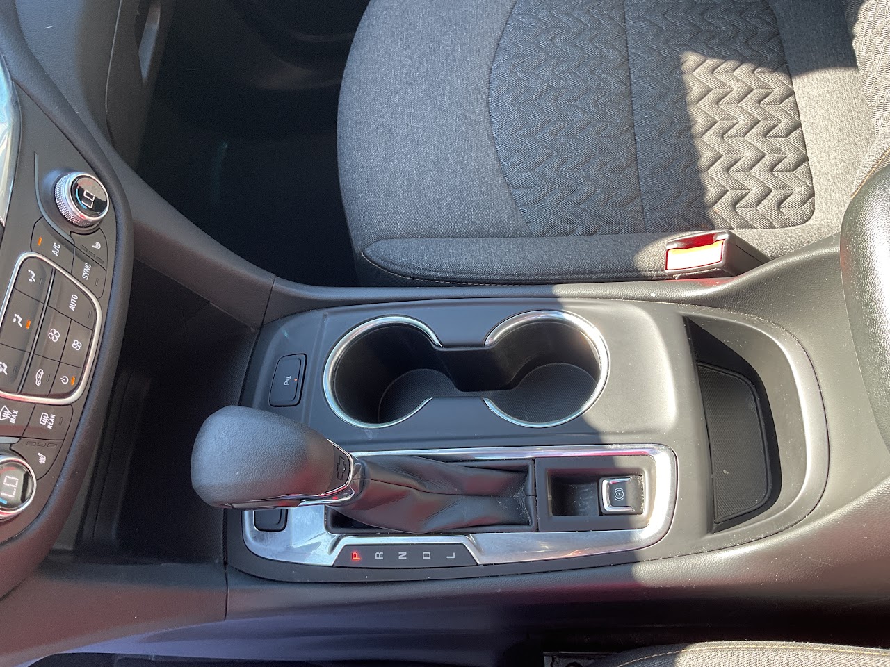 2024 Chevrolet Equinox — photo 24 of 34