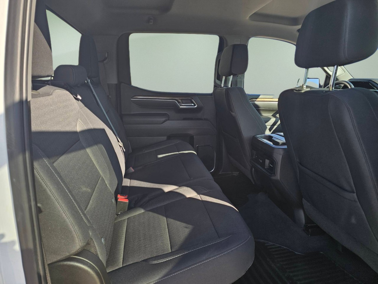 2025 Chevrolet Silverado 1500 — photo 17 of 22