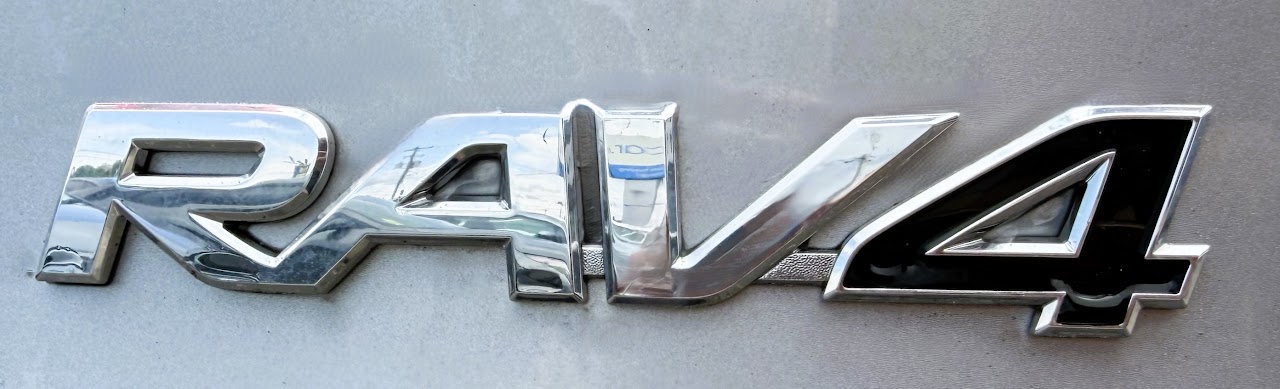 2025 Toyota RAV4 — photo 43 of 47