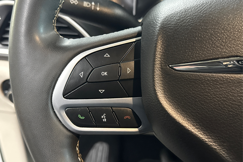 2024 Chrysler Grand Caravan — photo 29 of 34
