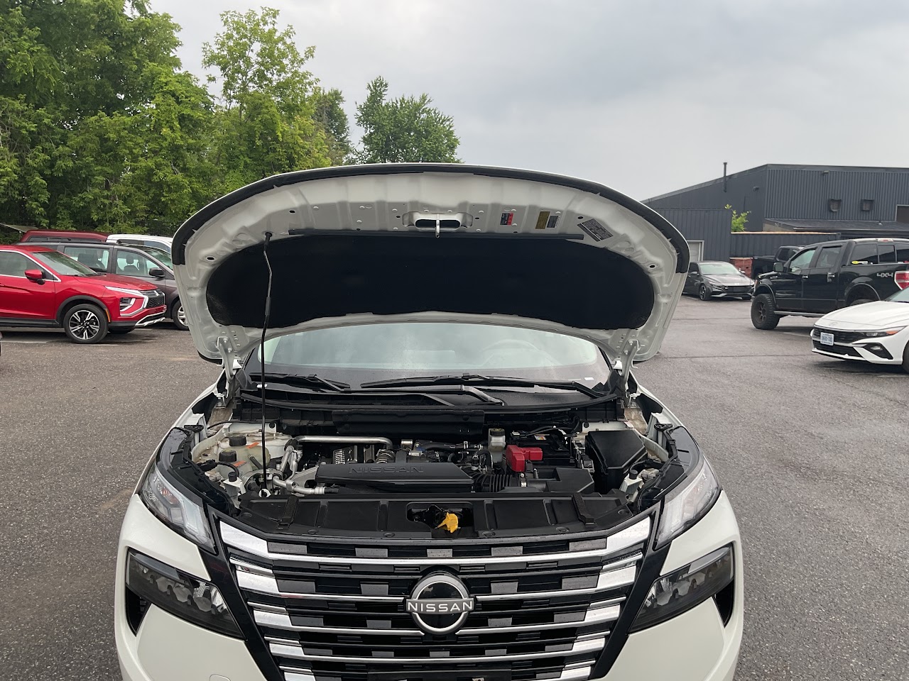 2025 Nissan Rogue — photo 22 of 34