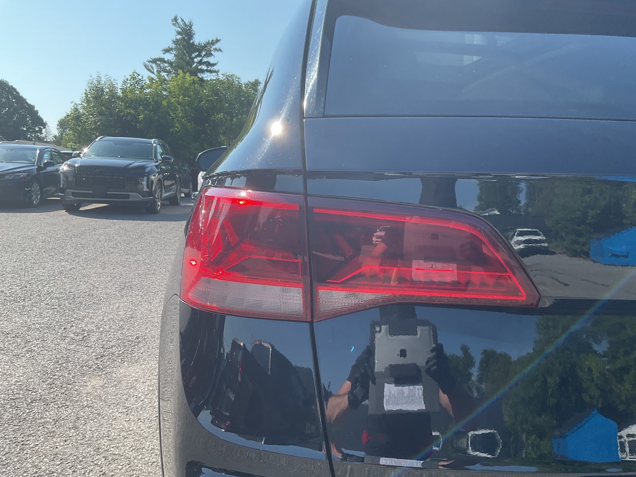 2024 Volkswagen Taos — photo 16 of 32