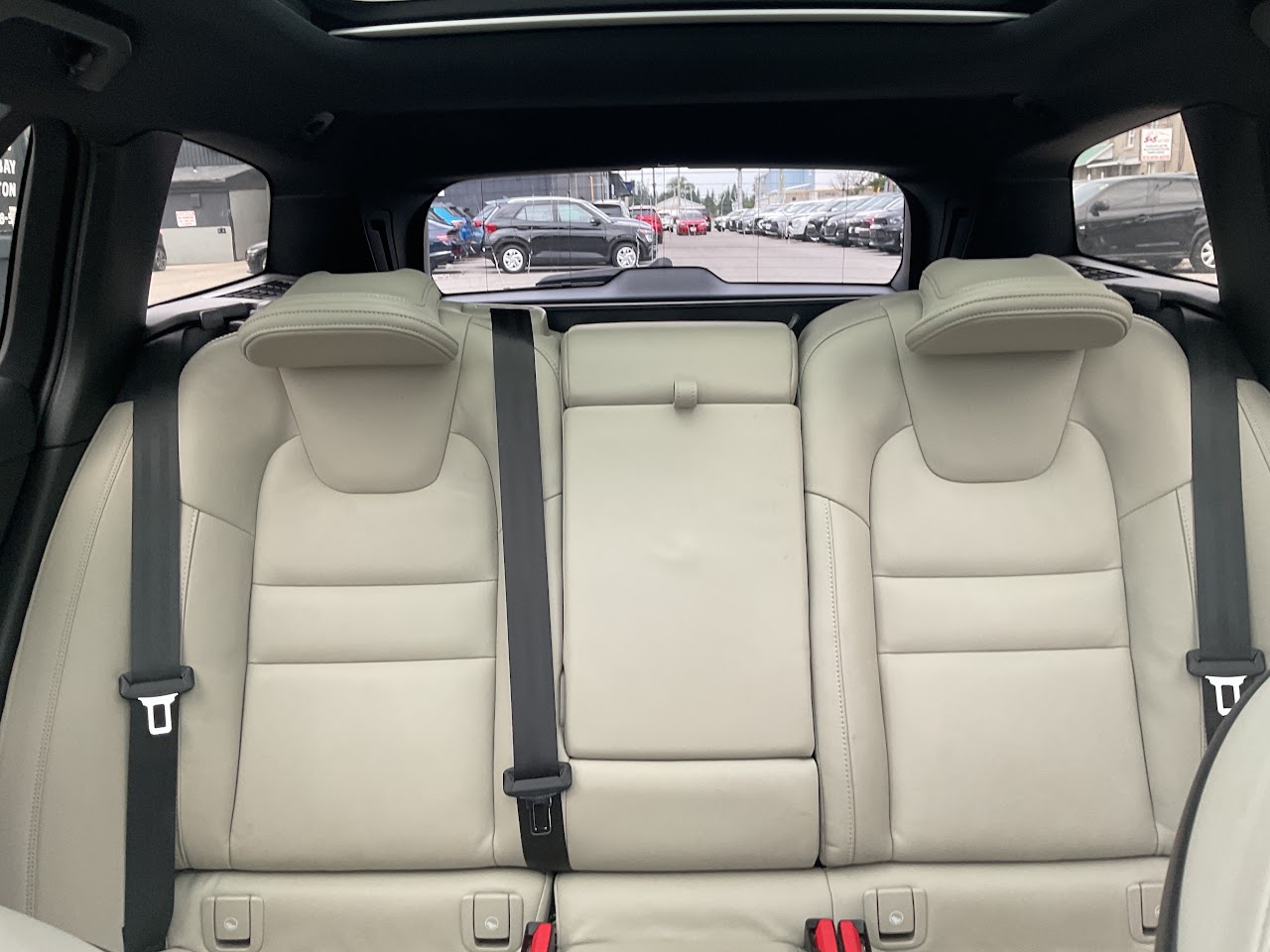 2024 Volvo V60 Cross Country — photo 25 de 34