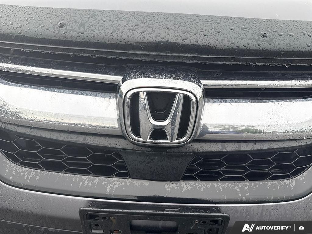 2017 Honda CR-V — photo 9 of 25