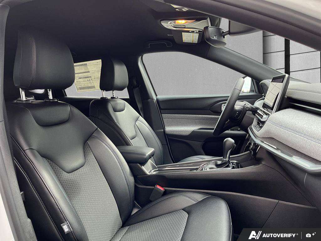 2025 Jeep Compass — photo 22 of 25