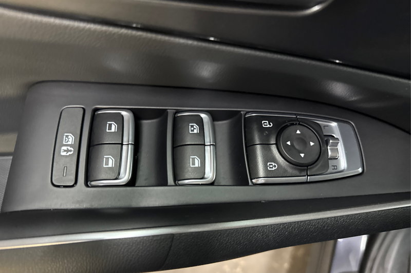 2025 Kia Sorento — photo 29 of 33