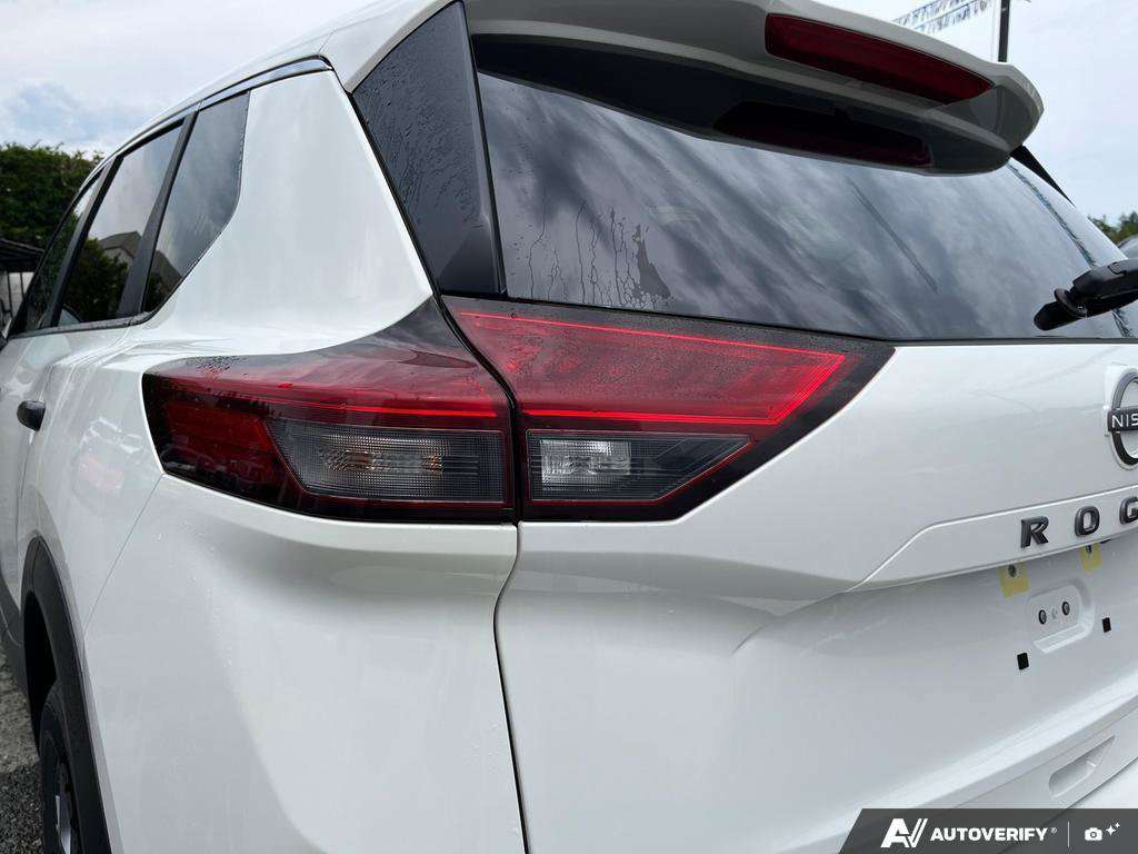 2025 Nissan Rogue — photo 11 of 25