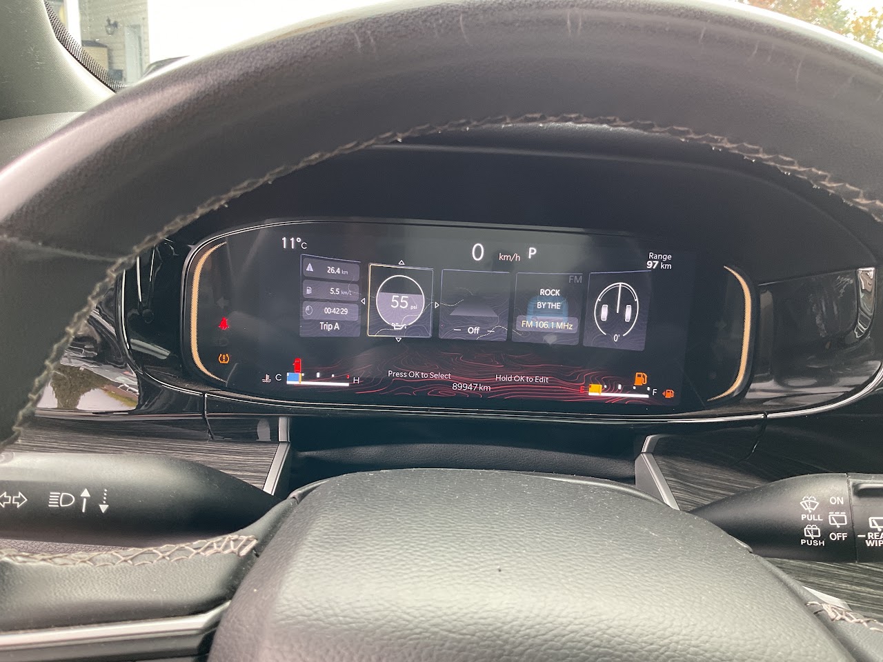 2022 Jeep Wagoneer — photo 27 of 34