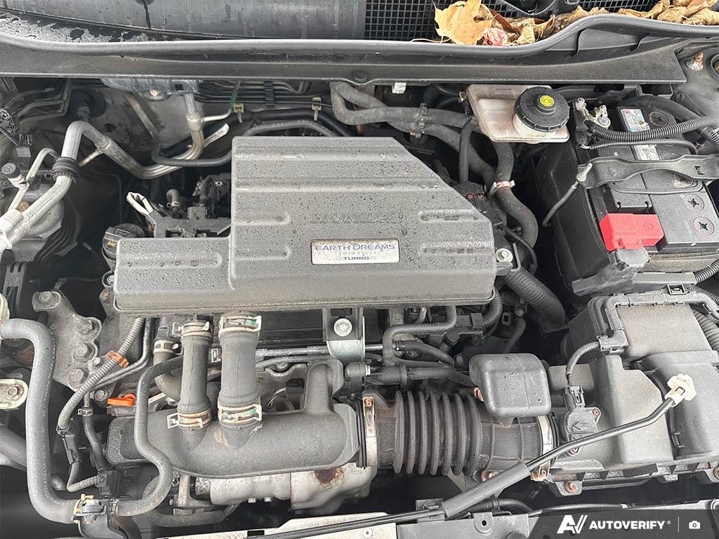 2017 Honda CR-V — photo 10 of 25