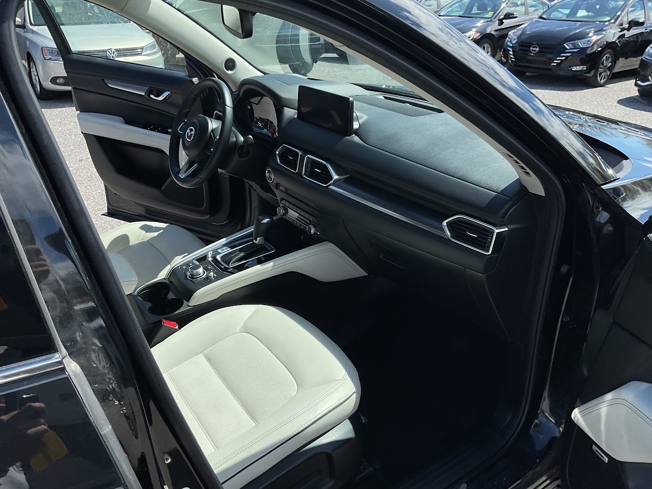 2025 Mazda CX-5 — photo 18 of 33