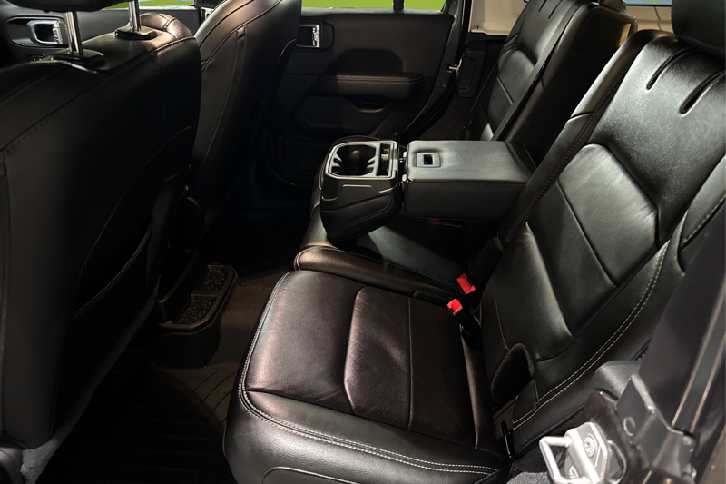 2021 Jeep Wrangler — photo 11 of 32