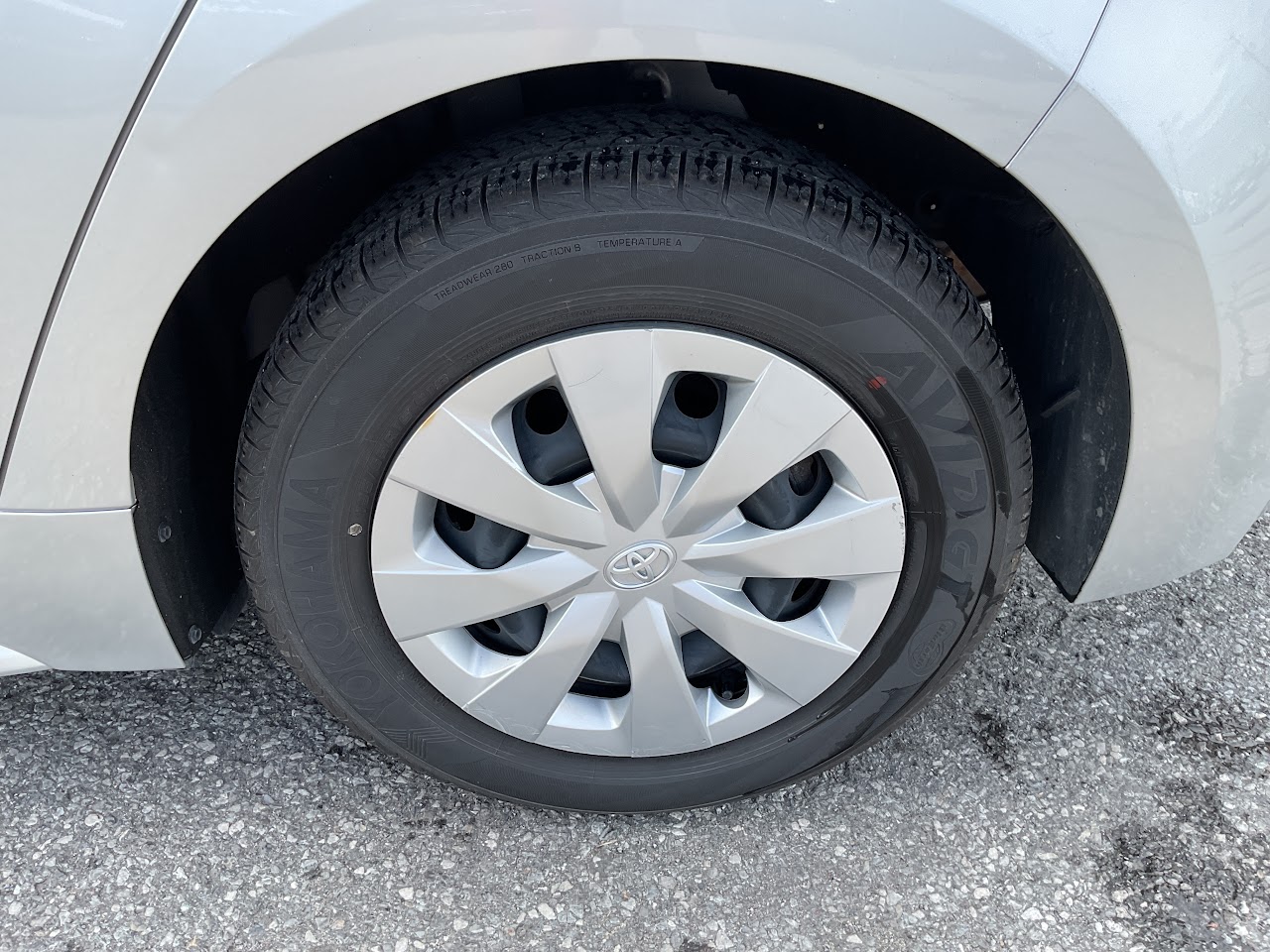 2024 Toyota Corolla — photo 12 of 34