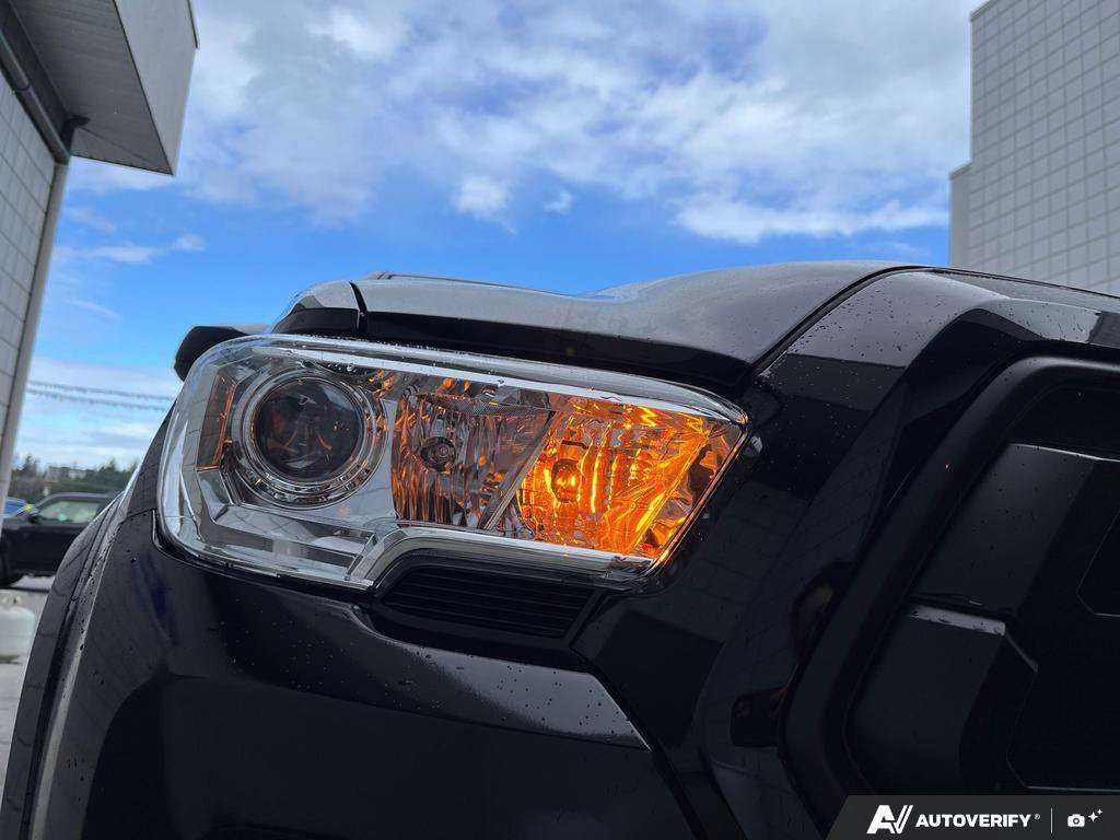 2022 Toyota Tacoma — photo 8 of 25