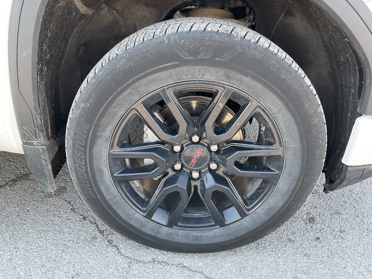 2024 GMC Sierra — photo 12 of 32