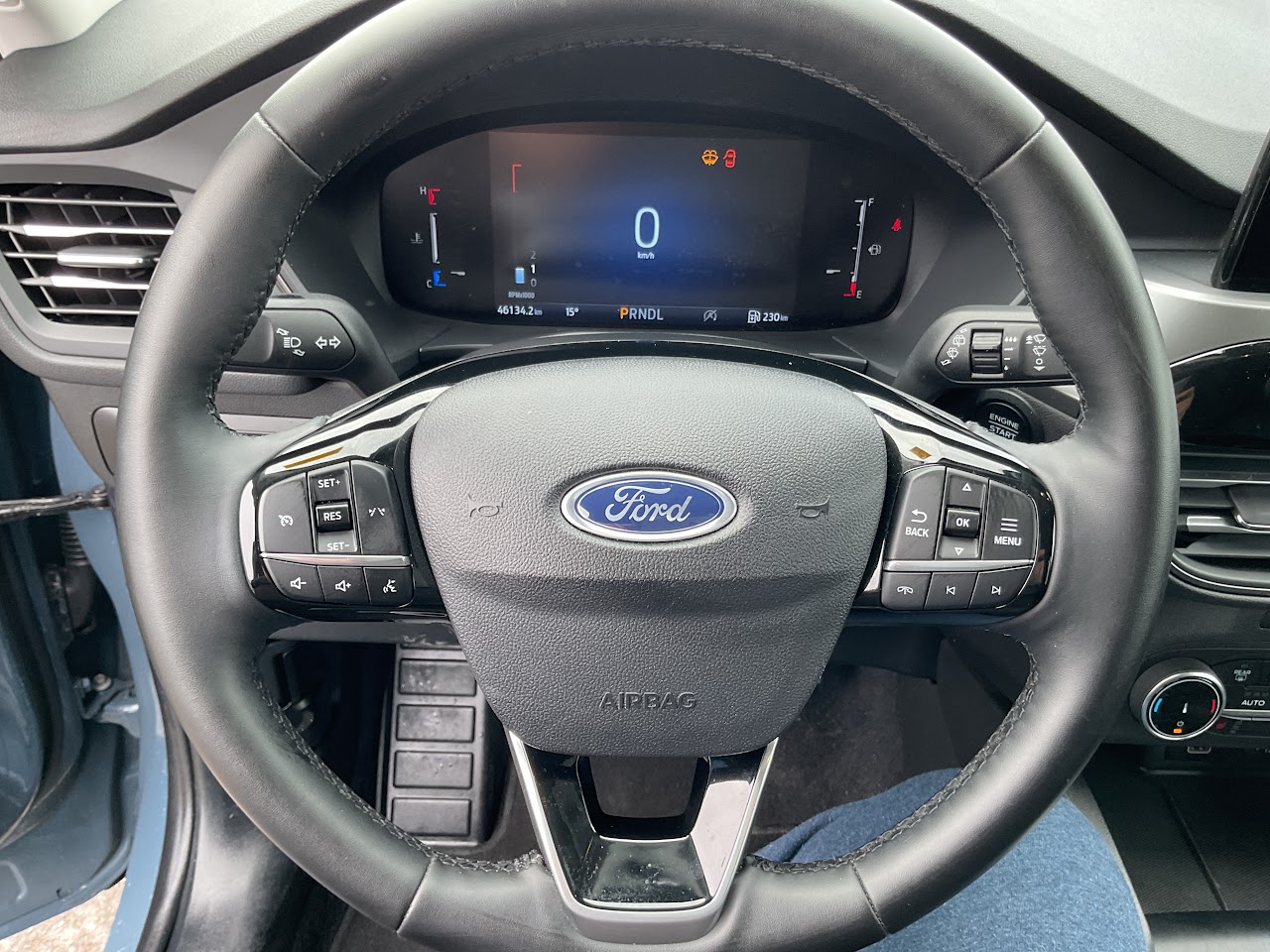 2025 Ford Escape — photo 17 of 35